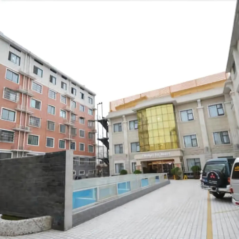 Xinzheng Shangri La Holiday Hot Spring Hotel