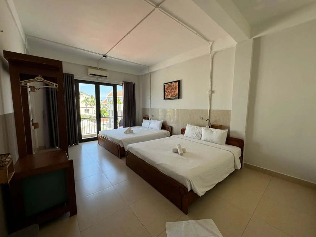 Bed Station Hostel & Pool Bar Hội An " Former Sunflower"