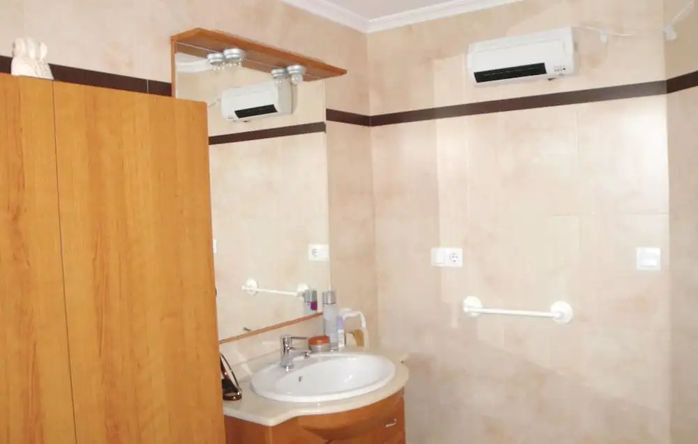 Apartment With 2 Bedrooms in Alicante, With Shared Pool, Enclosed Garden and Wifi - 2 km From the Beach