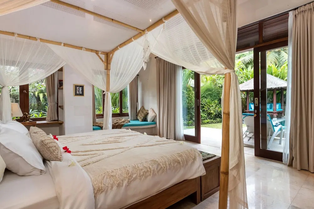 Villa Liang by Villa Finder
