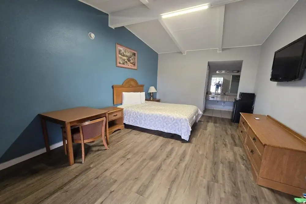 Luxury Inn & Suites and RV