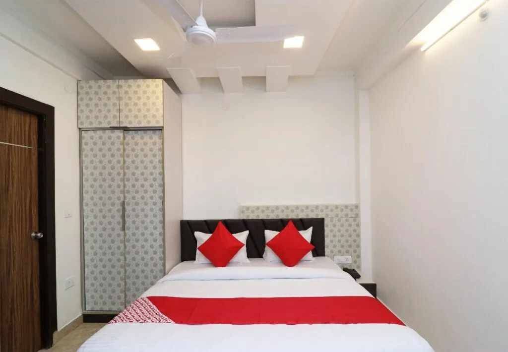 OYO Flagship 15432 Hotel The Nest GMS Rd