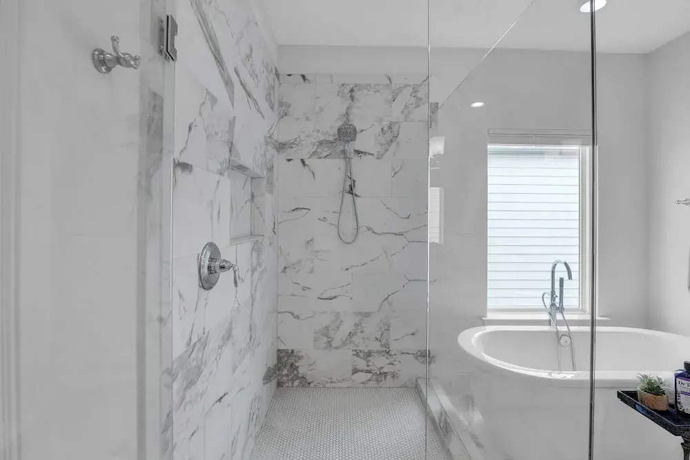 Modern 3br In Bishop Arts Walk To Shops & Dining 3 Bedroom Duplex
