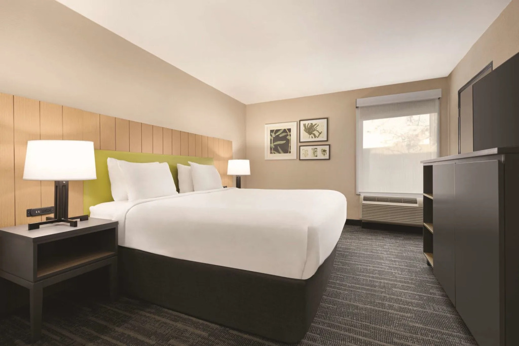 Country Inn & Suites by Radisson, Dunn I-95