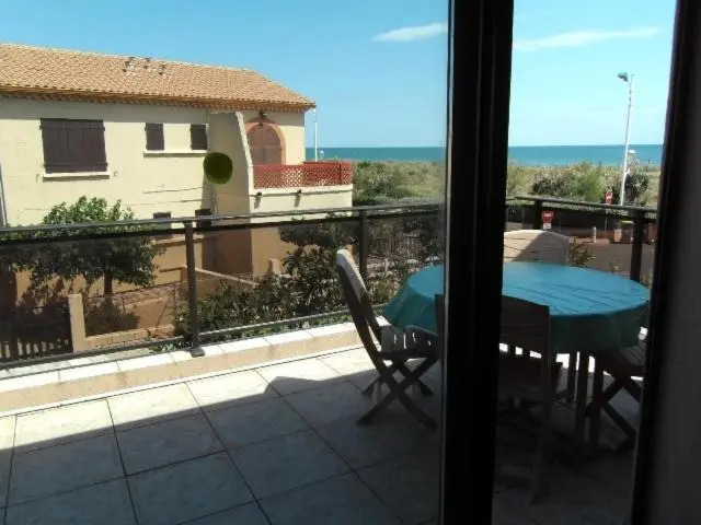 VUE MER Maison individuelle 30 m de la plage 4 chambres 10 couchages jardin parking LXRM26