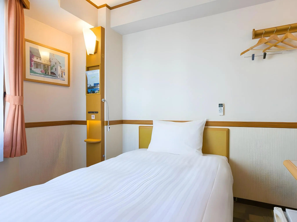 Toyoko Inn Osaka Tsuruhashi Ekimae
