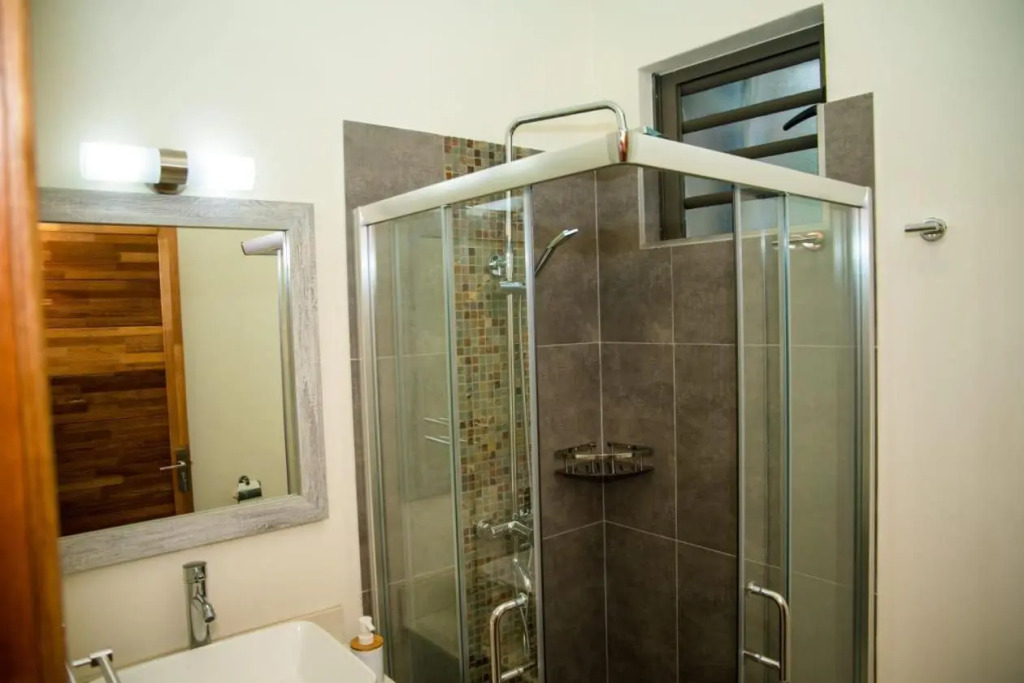 Entire Luxury 3 BR condo for rent - Flic-en-Flac - Close to Beach