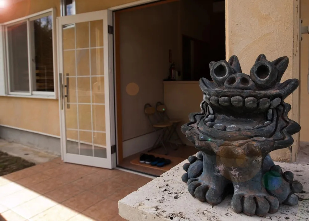 Ishigakijima Sunflower House - Hostel