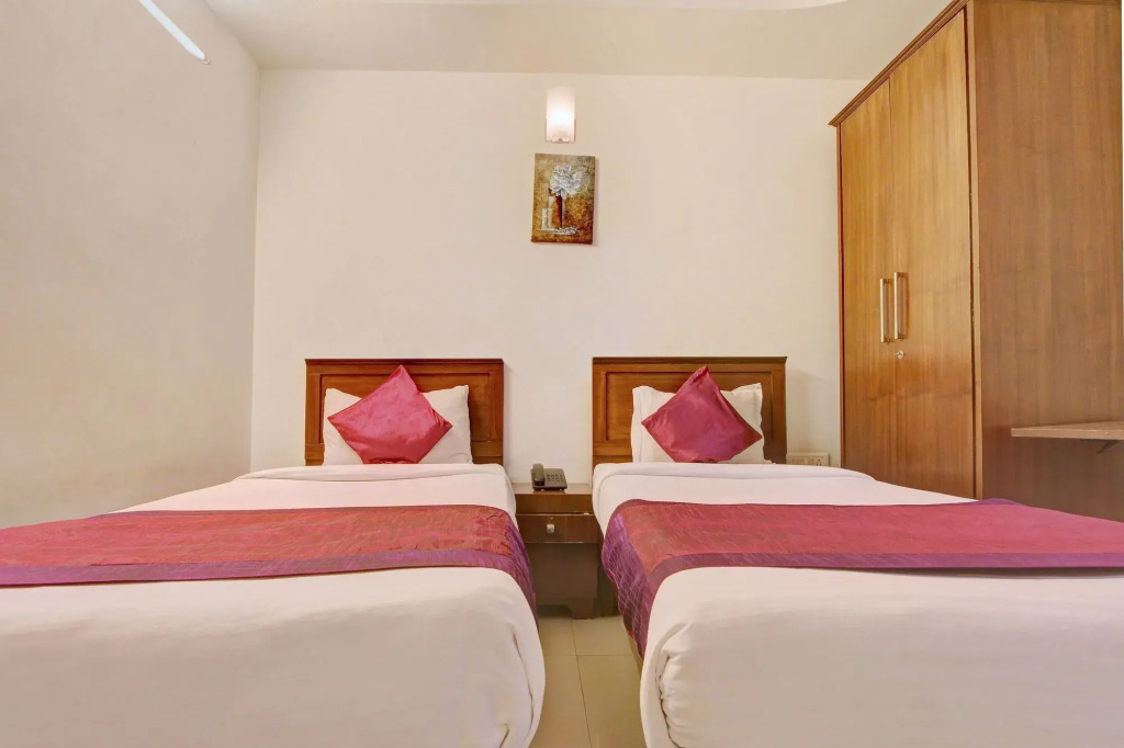 Sri Sai Inn by OYO Rooms