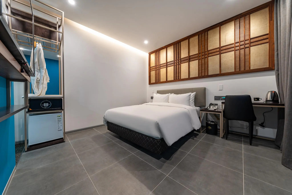 HOTELRU136
