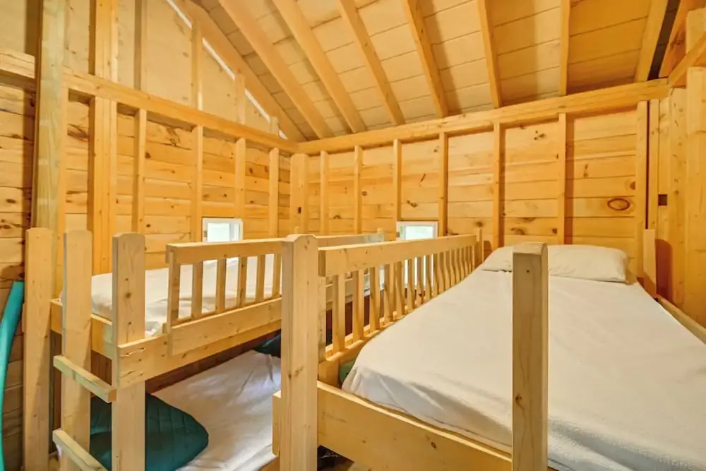 Walk to Water: Outdoor Gem w/ Bunkhouse in Madison