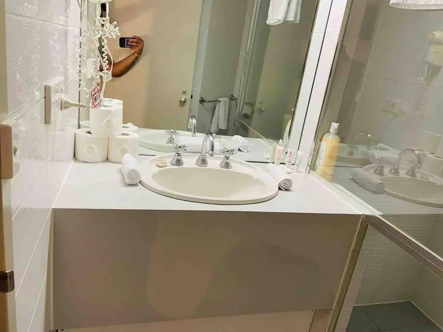438/247 entire 1BR exHotel Room in the heart of city