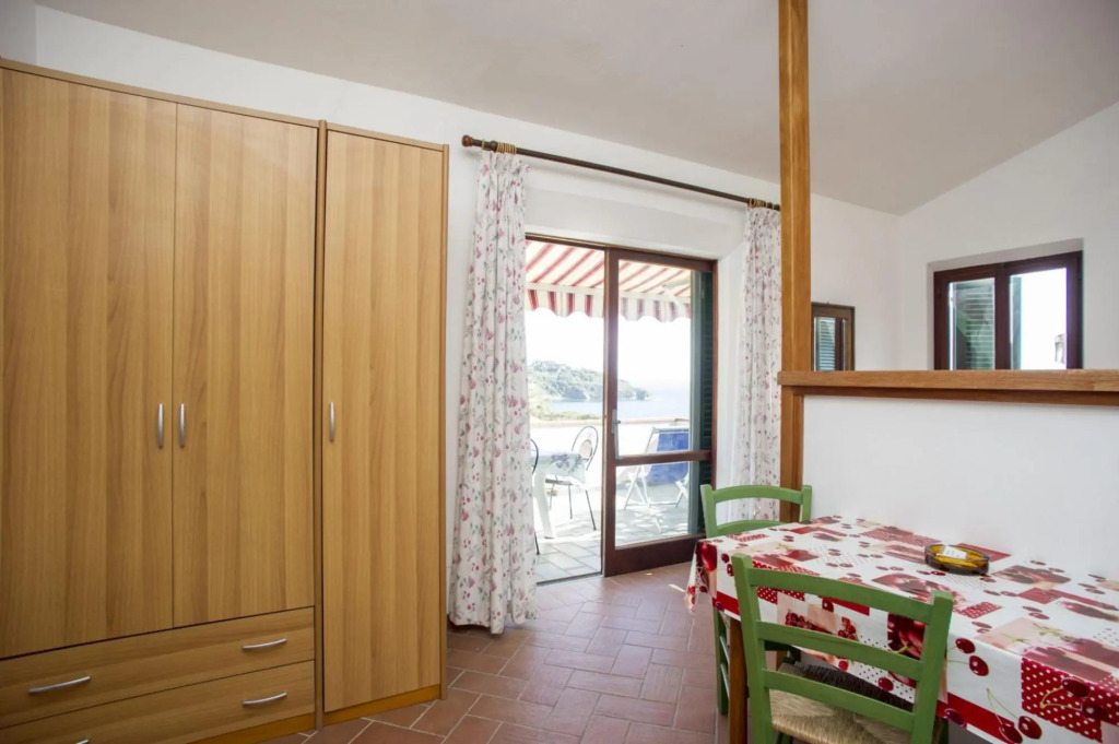 Apartment Studio Number 7 on the seafront of Morcone-MORCONE MONO N° 7