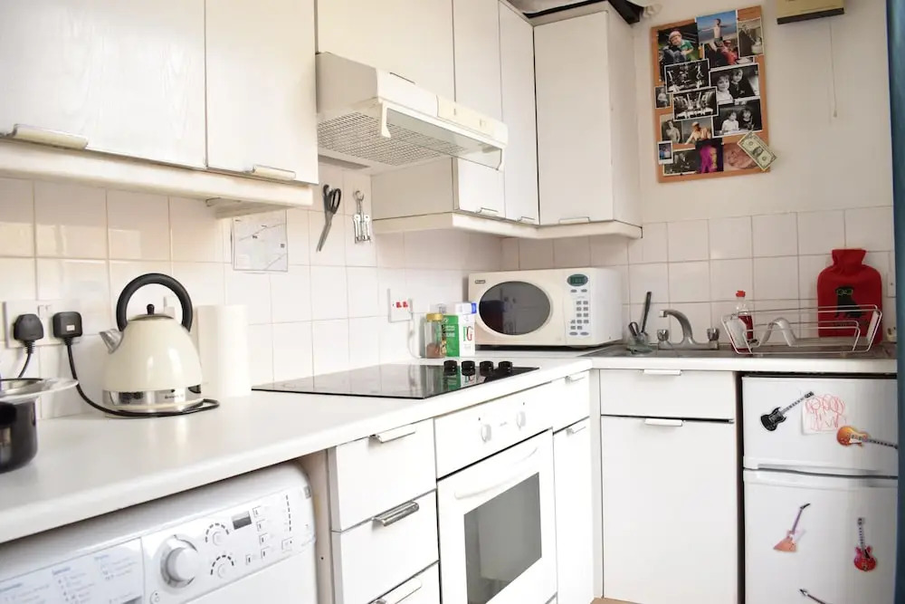 Spacious Studio Apartment in Portobello Road