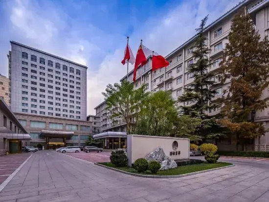Guoyi Hotel