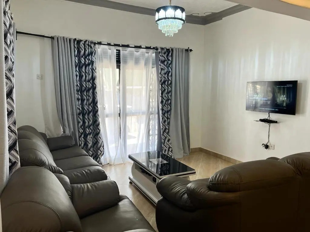 House - Sleeps 6 - Parking - Garden