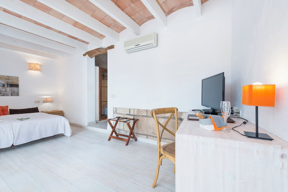 Hotel Moscari by CheelHotels