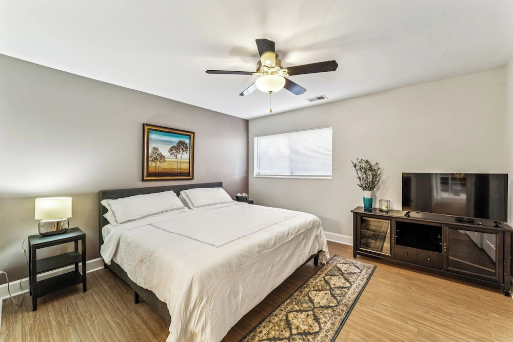 Walk to Main Street: Kansas City Vacation Rental