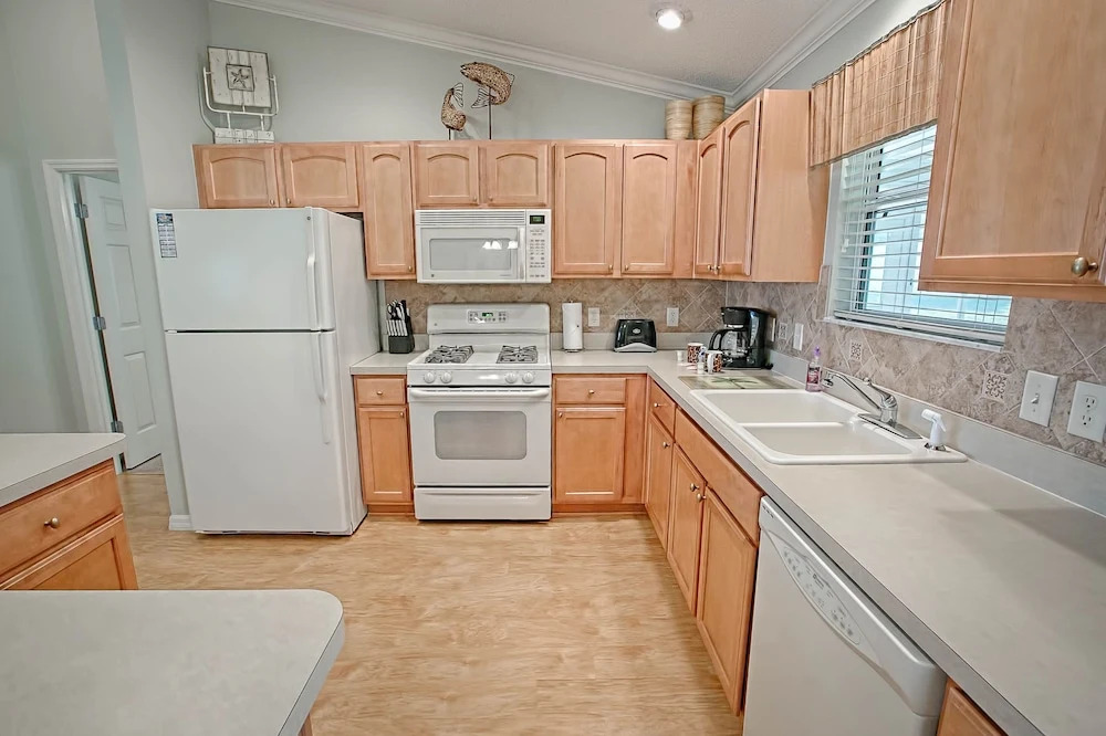 Five Forks Trail Home 3 Bedroom by The VIR Group