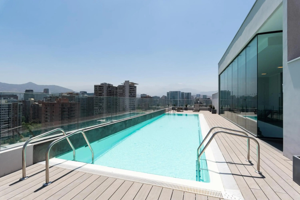 Uptown Wood - 1BR Parking Wifi Mall Pool