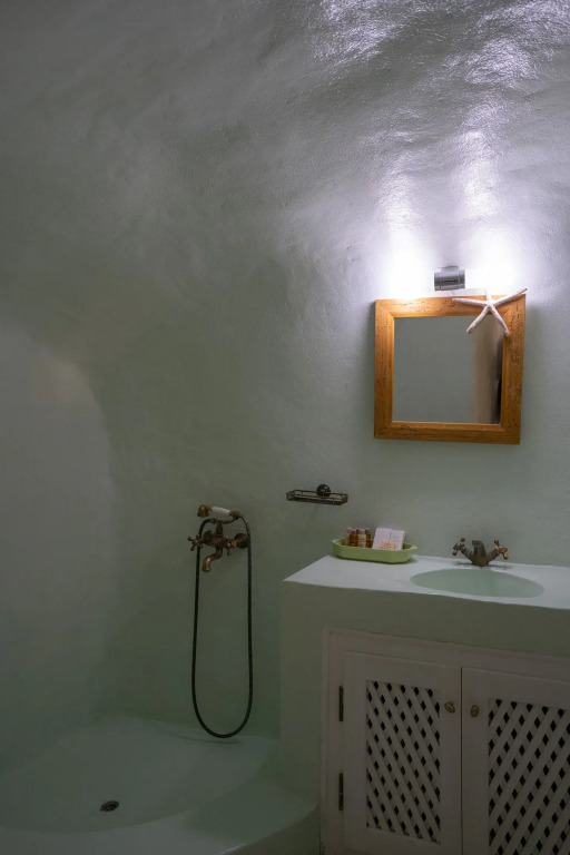 Valsamo Suites