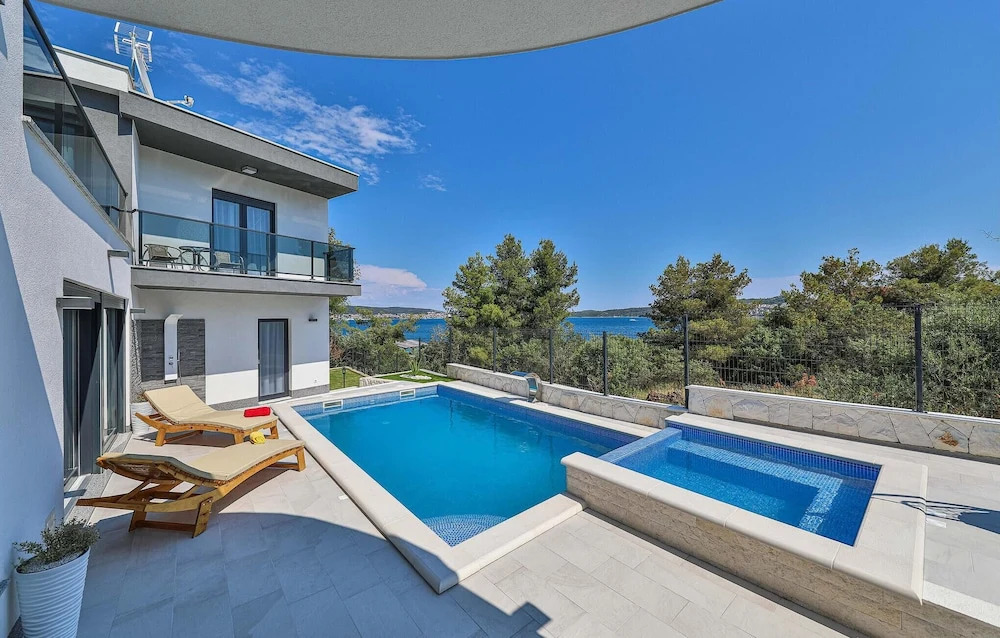 Nice Home in Seget Donji With 3 Bedrooms, Wifi and Outdoor Swimming Pool