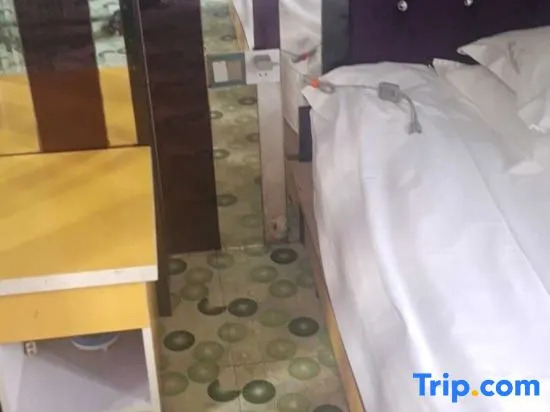 Yuebin Chain Hotel (Shanghai Huating Old Street Branch)