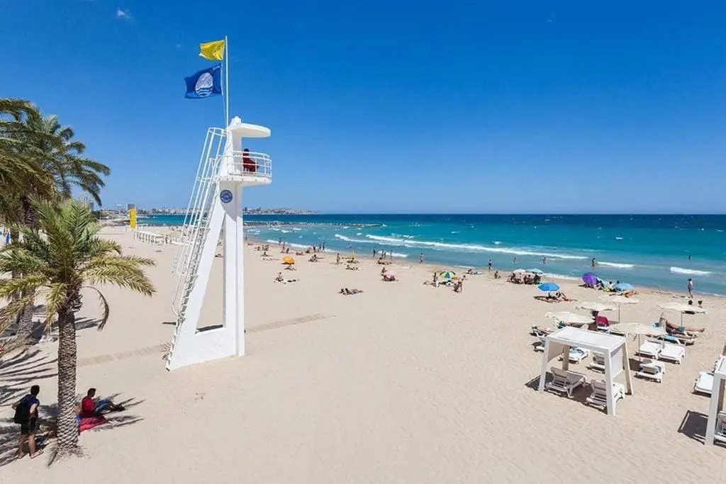 Apartamento de diseño céntrico a 5 min de playa (1º)