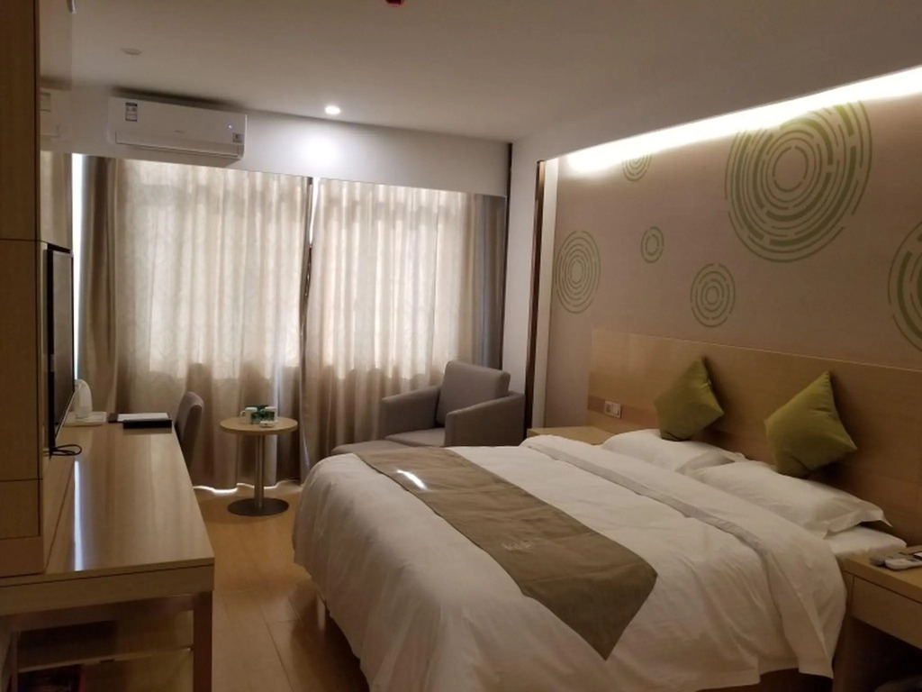 GreenTree Heze Changcheng Road Tianhua E-commerce Logistics Park Express Hotel