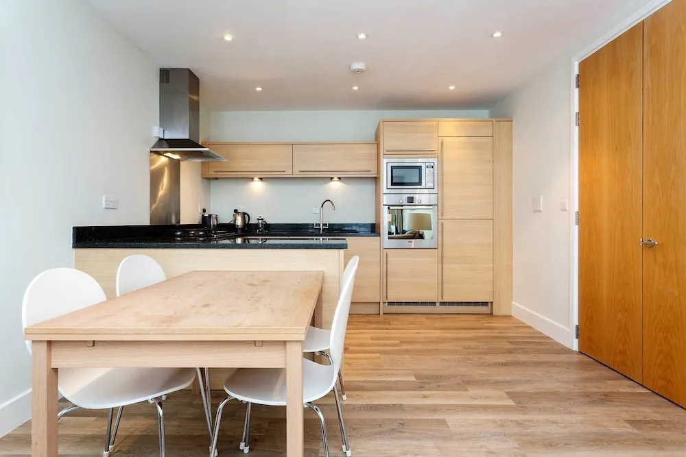 Veeve - Chelsea Contemporary
