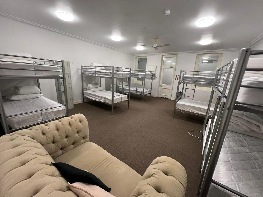 Wallaby Backpackers Hostel Perth - note - Valid passport required to check in