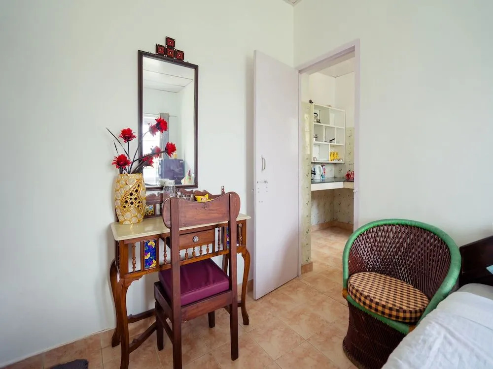 OYO 14133 Home Oak Cottage 1BHK Kempty Road
