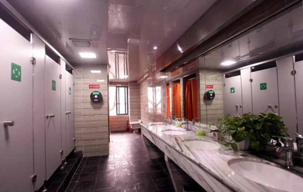 Shuttle International Youth Hotel (Chengdu Kuanzhai Alley & Renmin Park Subway Station Branch)