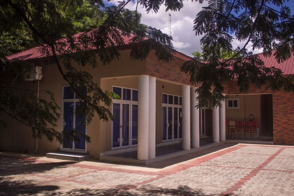 Waterfalls Hotel