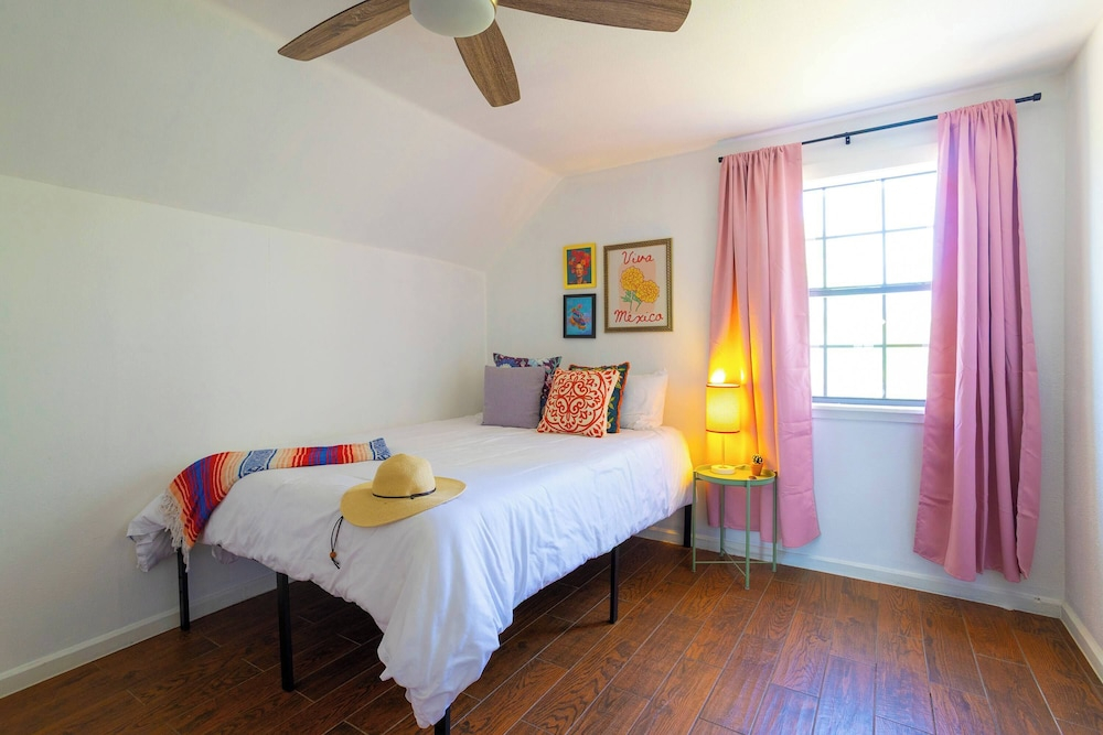 Ranchito Texas Stay for 12