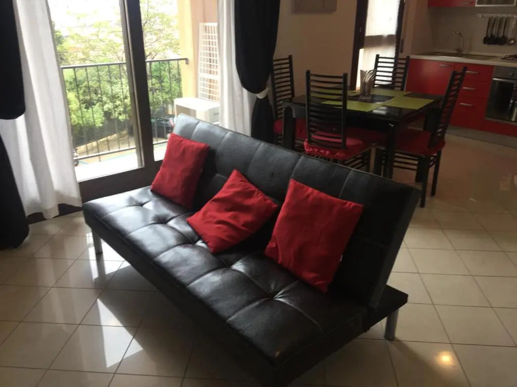 Via Acquedotto N. 66, Condominio "Le Piramidi"