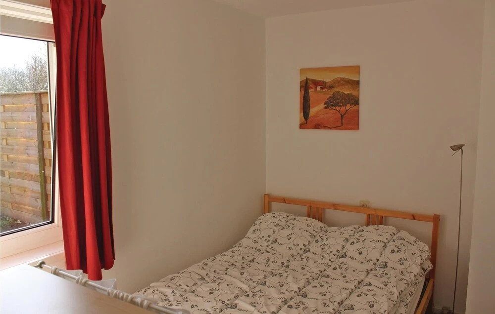 Nice Home in Bruinisse With 3 Bedrooms and Wifi
