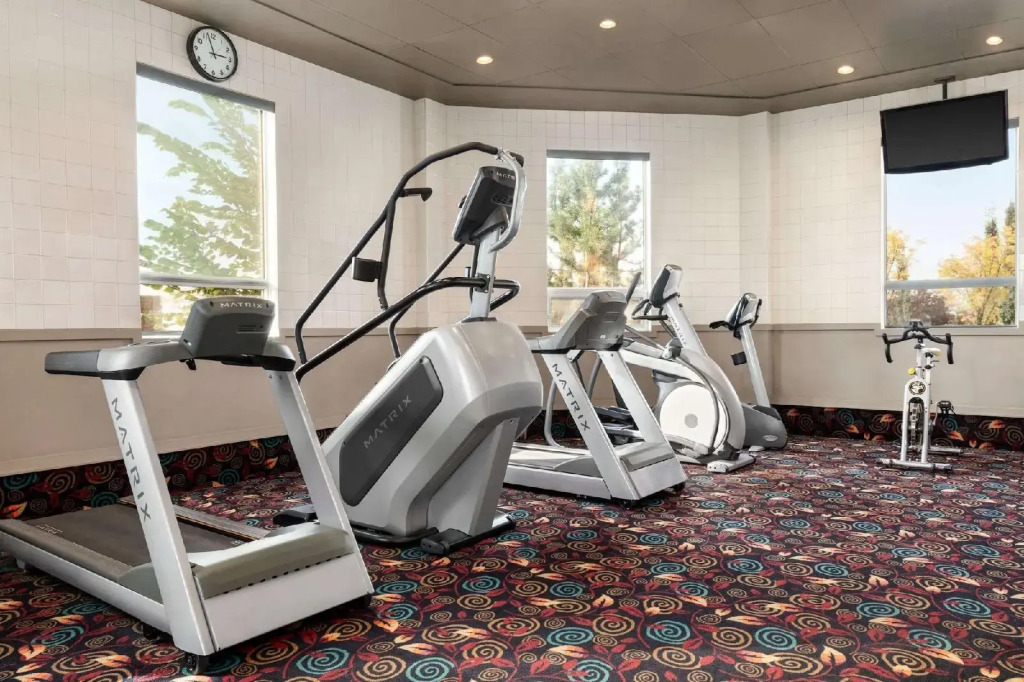 Grand Hotel & Conference Centre Calgary Airport, an Ascend Collection Hotel