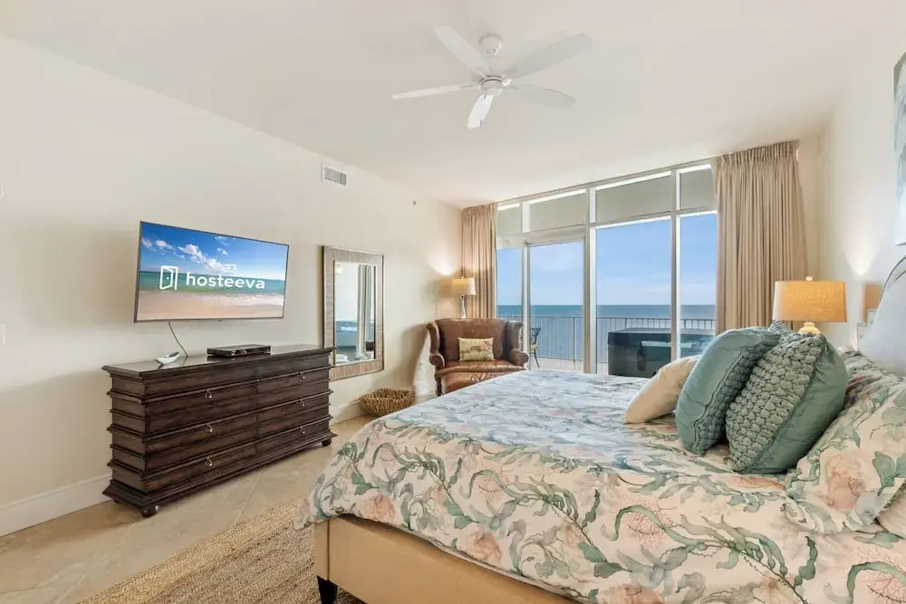 Turquoise Place C2205