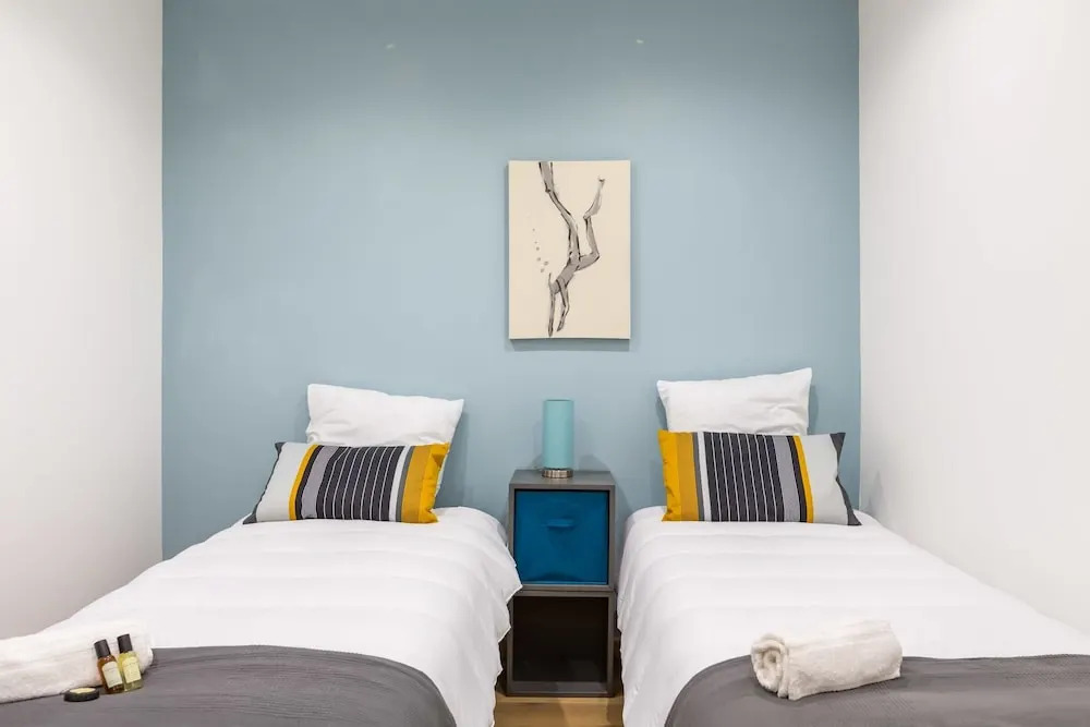 Cozy 3BR Apartment in Capucins, Bordeaux