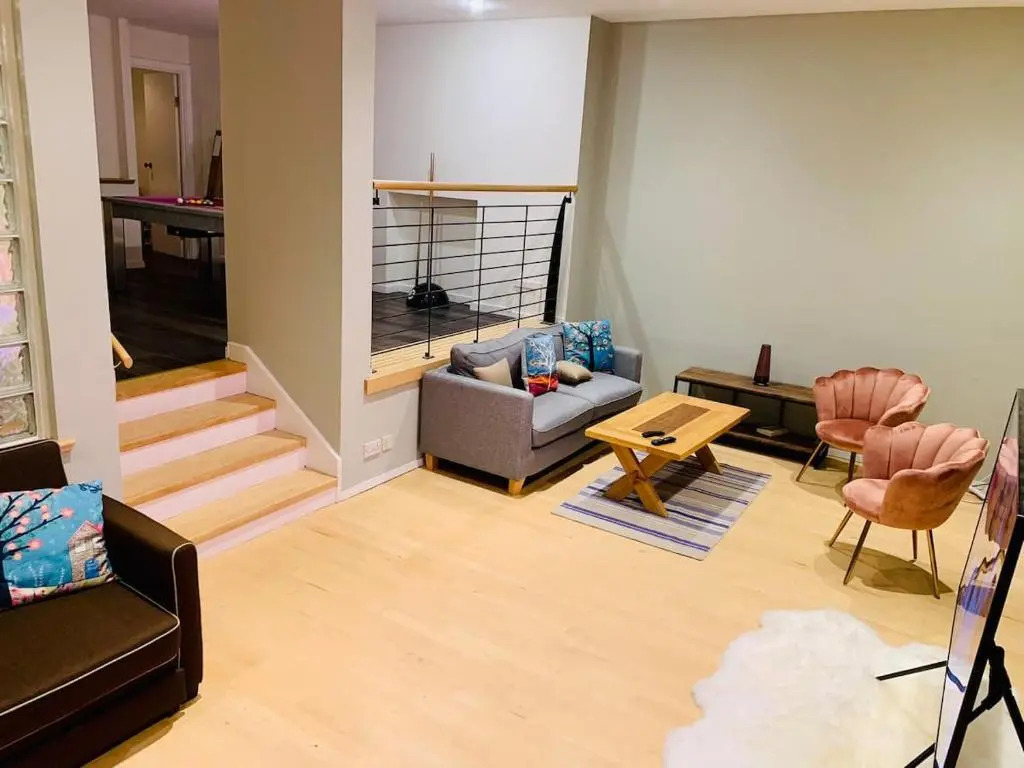 Glasgow City Centre G1 PENTHOUSE with RiverViews - Duplex (4 Bedrooms, 3 Bathrooms, Kitchen, 1 Living room, 1 Dining room, 2 Terraces, Triple Garage 3 Parking spaces 'e-charging', Top Floor, 2050 sq ft, Merchant City)
