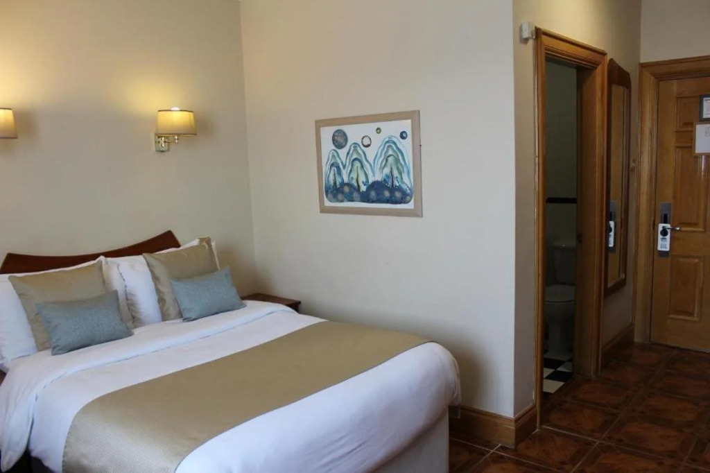 Uppercross House Hotel
