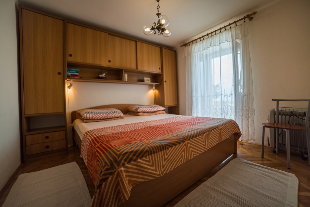 Apartment Ela - first row to the Sea: A2 mali Sutivan, Island Brac