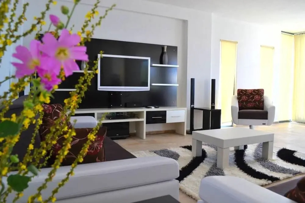 Villa My