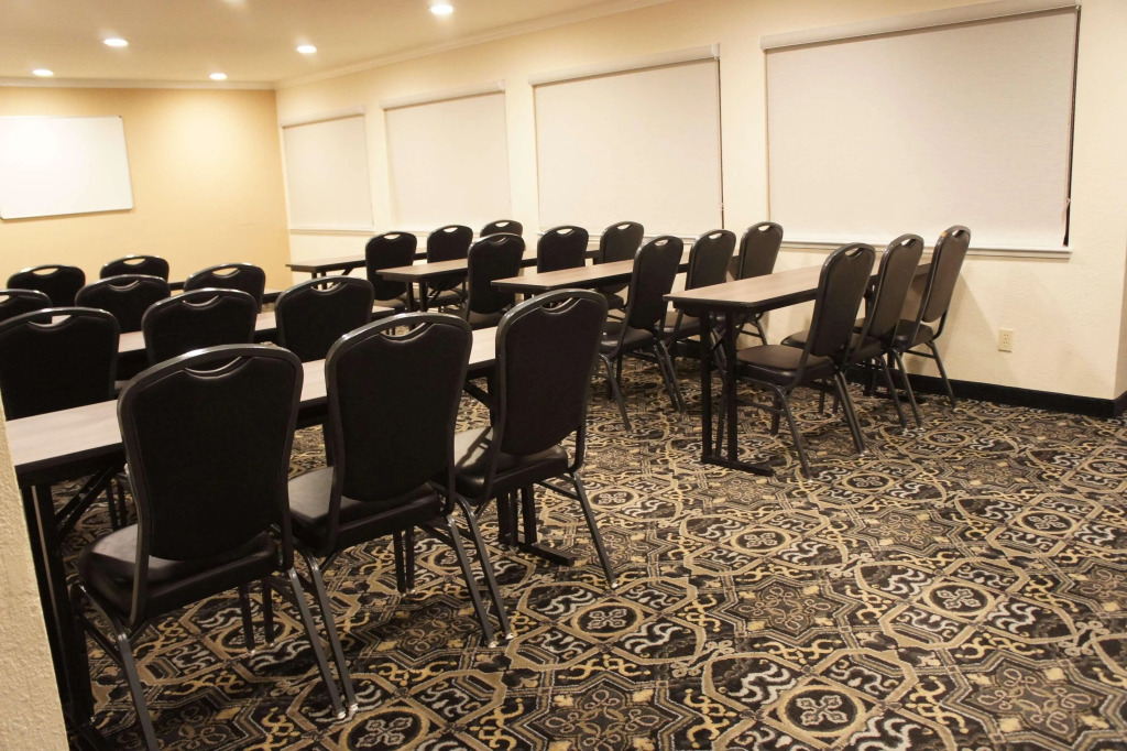 Best Western PLUS Inn of Hayward