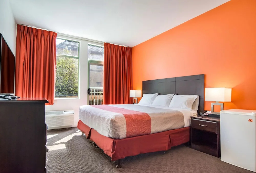 Econo Lodge Surrey