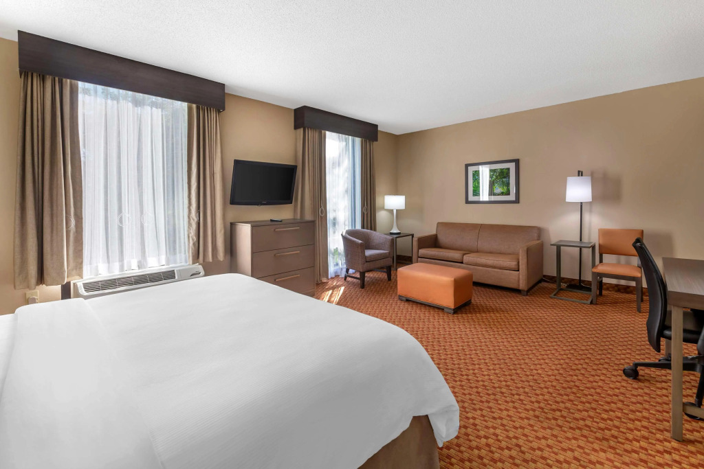 Best Western Plus Kendall Hotel & Suites