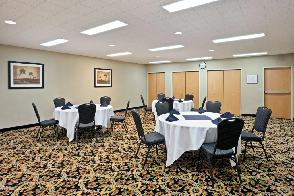 Holiday Inn Express Corvallis-On the River by IHG