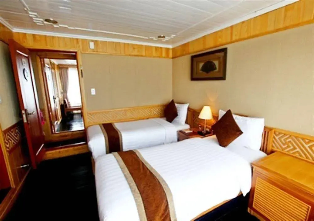 Pelican Halong Cruise