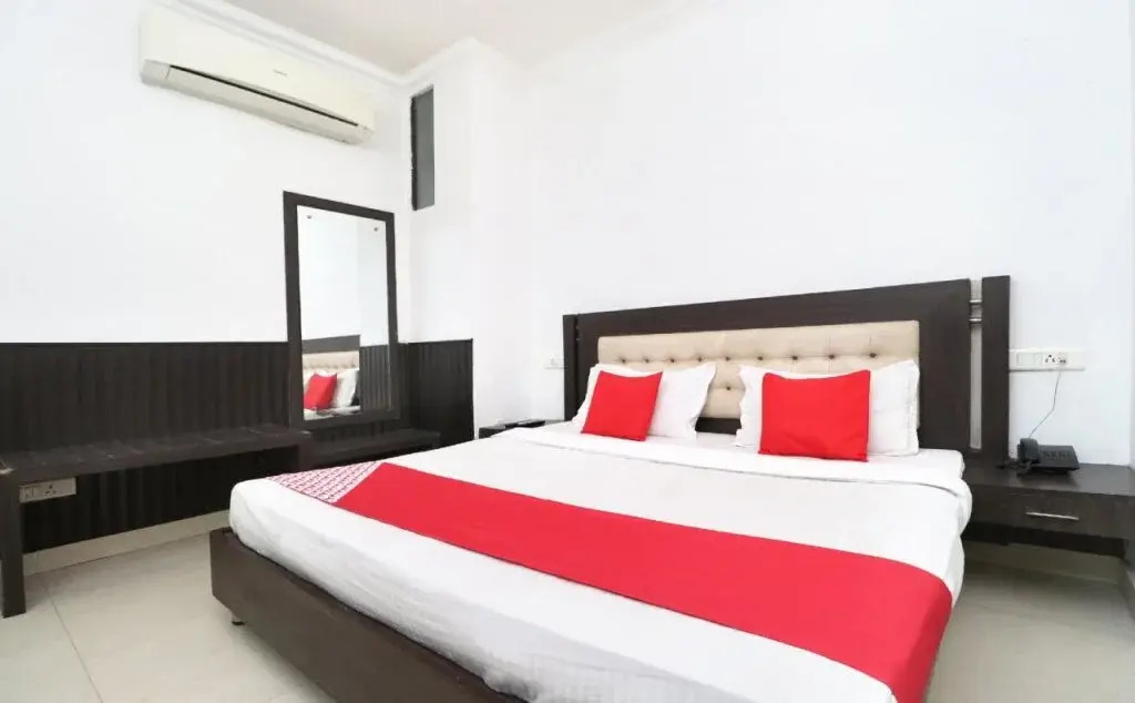 Hotel Space By OYO Rooms